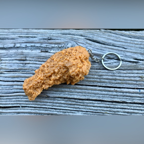 2/$10 Funny Whimsical Novelty Chicken Leg Wing Size Fried Chicken Keychain - Picture 3 of 6